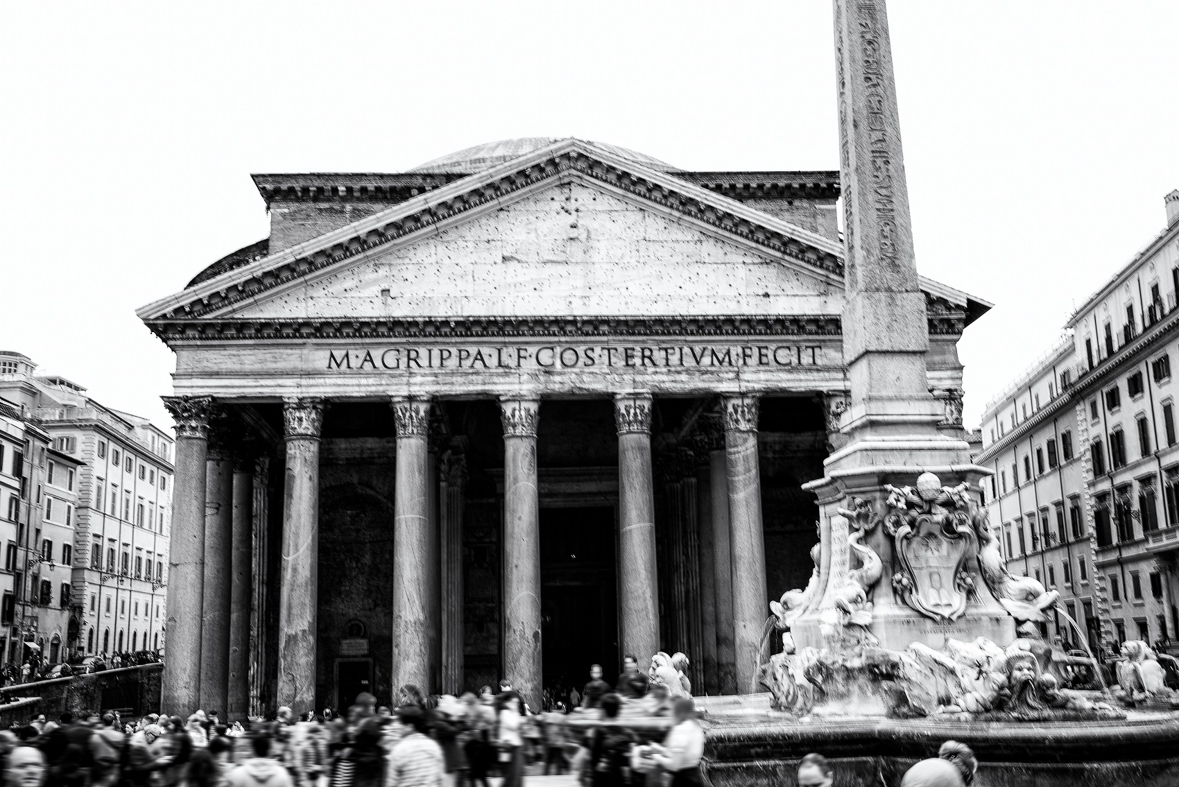 <small>The Pantheon, a former Roman temple that has served as a church since 609 AD.
</small>