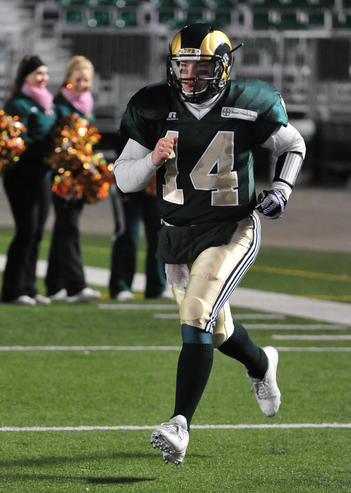 BAR_6640 Marc Mueller BBA'13 on the field for the U of R Rams. Photo: U of R Photography